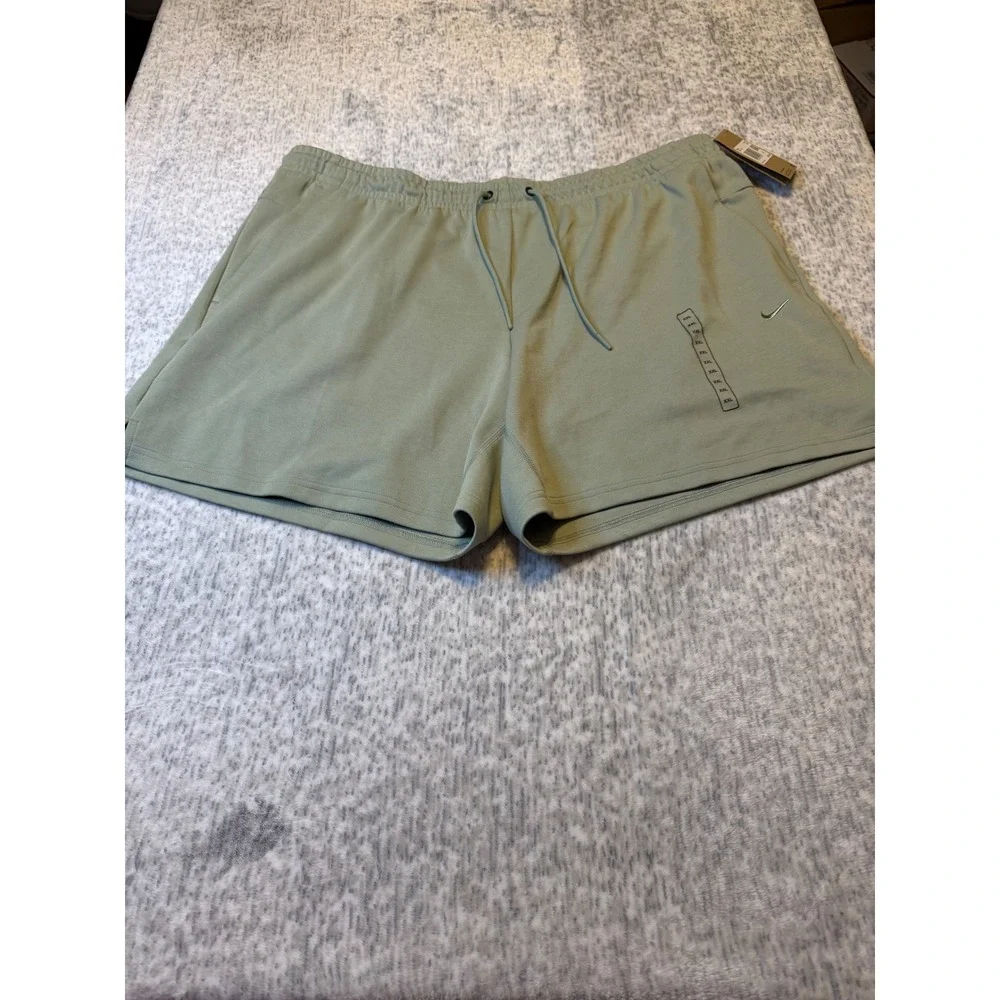 Nike‎ Dri-FIT Men's Athletic Shorts Sage Green XXL Drawstring Pockets NWT